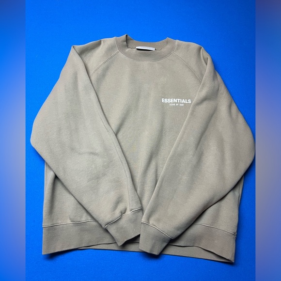 essential fear of good crewneck/hoodie - Picture 3 of 7